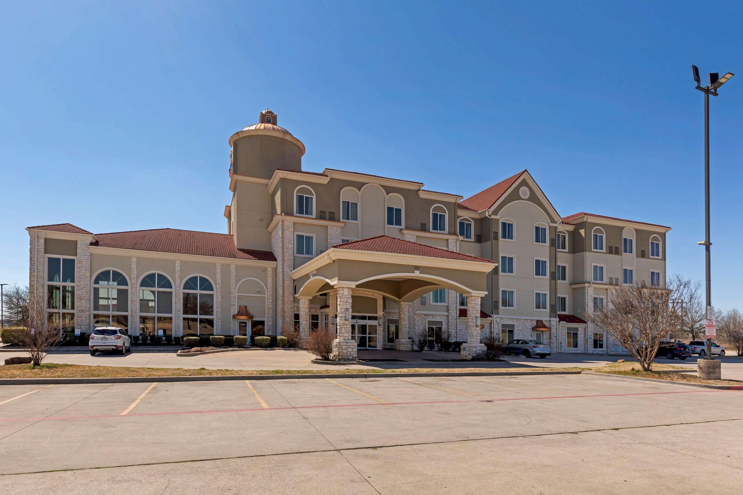 Comfort Suites Gainesville Exterior photo